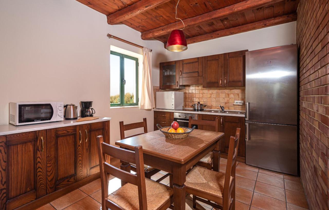 הרסוניסוס Neriides Villas מראה חיצוני תמונה
